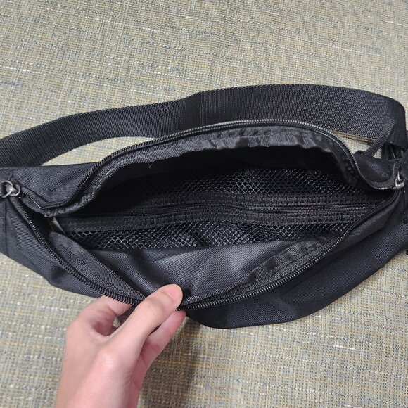 Nike Black Heritage Hip Fanny Pack Bag Waist Belt Buckle Crossbody Sling - Picture 4 of 11